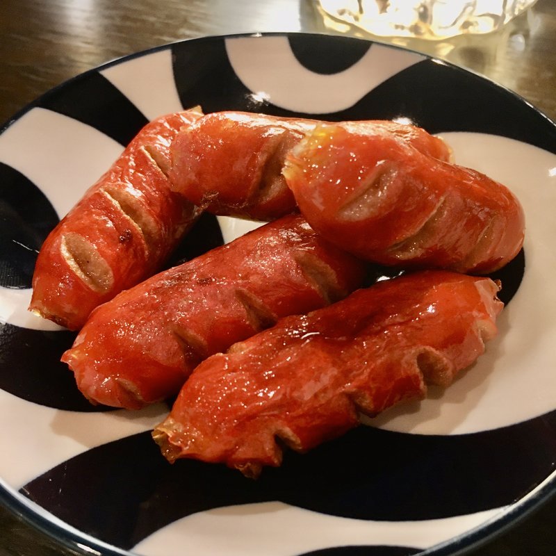 赤ウィンナー焼き(北海道からあげの大衆酒場 三木谷商店)