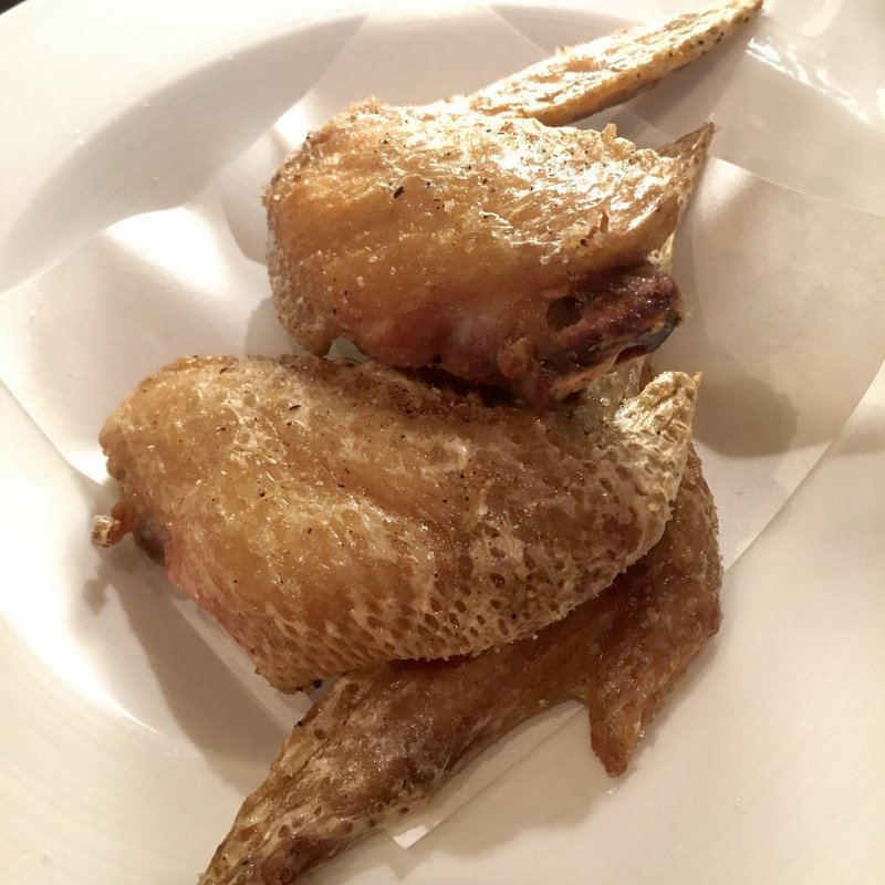 手羽先揚げ/塩(北海道からあげの大衆酒場 三木谷商店)