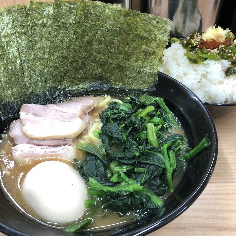 ほうれん草ラーメンのりマシ(横浜ラーメン 武蔵家 御茶ノ水店)