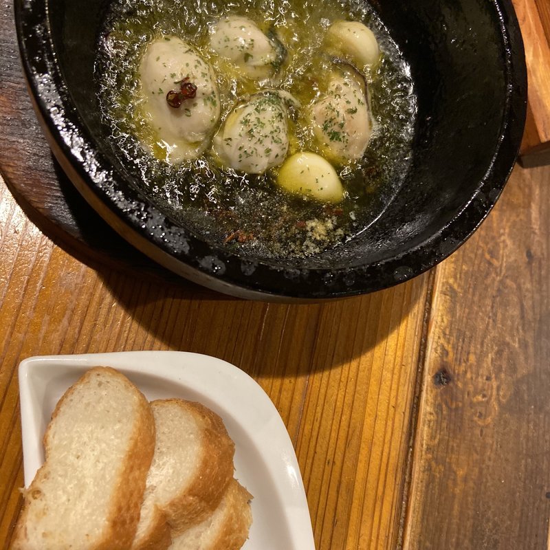 牡蠣のアヒージョ(串カツ ようこそ)