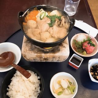 鶏塩鍋とネギトロ膳(食事館八幡太郎 （【旧店名】レストラン　アーチェリー）)