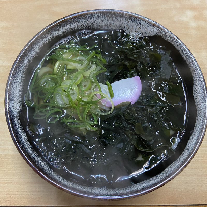 わかめうどん(博多さぬきうどん 渡辺通店)