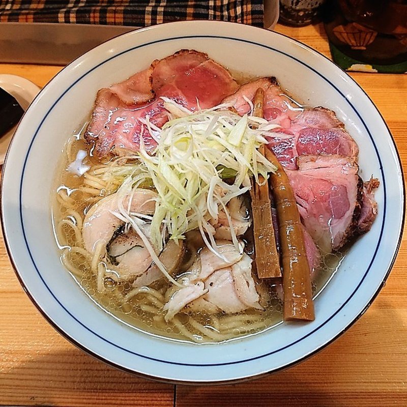 鶏そば 醤油のほうへ(コッチネッラ（Coccinella）)