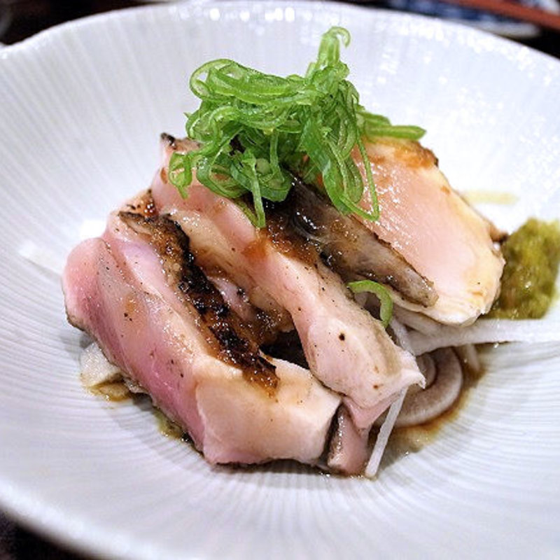 丹波地鶏のあぶり叩き造り ポン酢タレ(鳥田中)