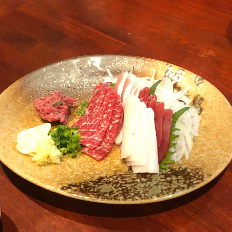 極上馬刺し盛り(居酒屋 けとばし屋チャンピオン 堺東店)