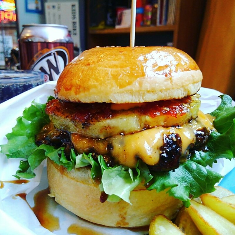 パインチリソースバーガー＋チーズ(STARKEY'S)