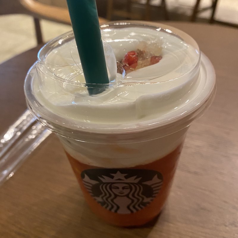 マンゴーティーラテスムージー(スターバックス)