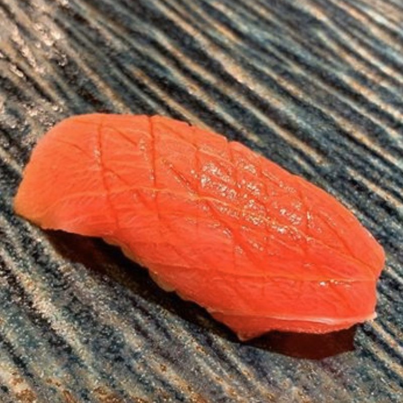 まぐろ(鮨　佐和)