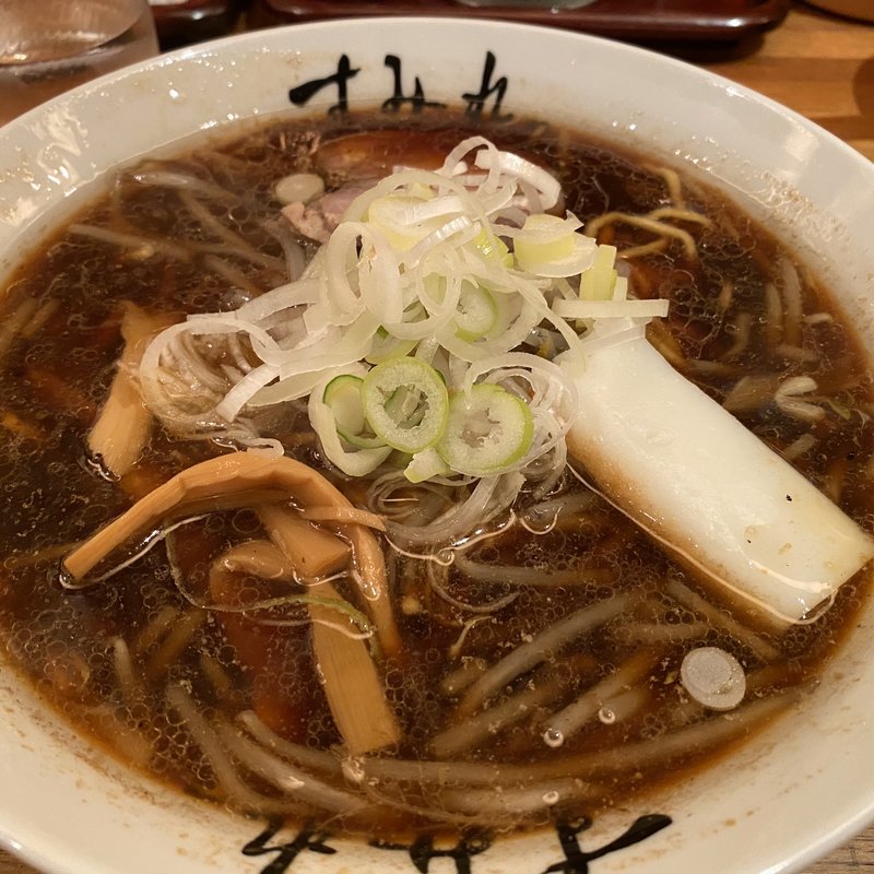 醤油ラーメン(すみれ すすきの店)