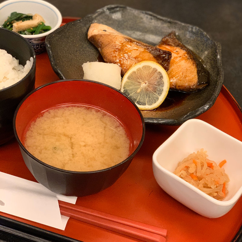 ブリ照焼き定食(清久仁)