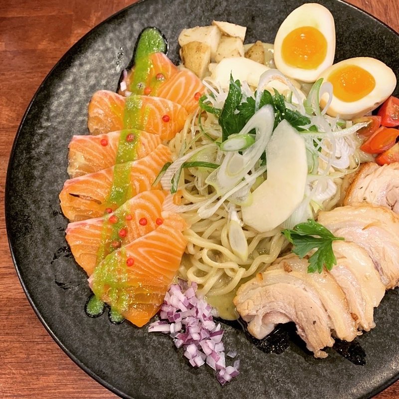 限定 ノルウェーサーモンのジェノベーゼまぜそば(海老丸らーめん)