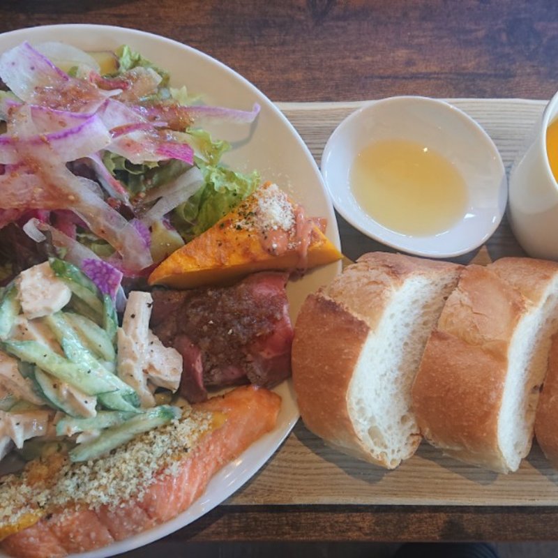 (ＵＲＶＩＮ－ＣＡＦＥ＆ＤＩＮＩＮＧ－)