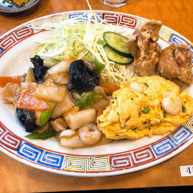 Aランチ(八宝菜 芙蓉蟹 唐揚げ  コーンスープ付)(駅前飯店)