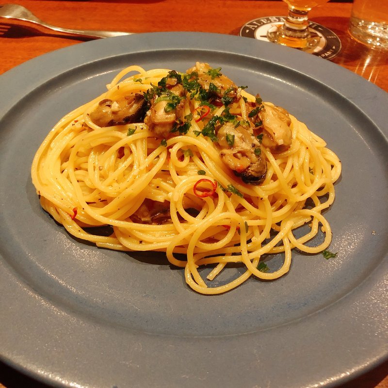 牡蠣のペペロンチーノ(CATARATAS カタラタス)