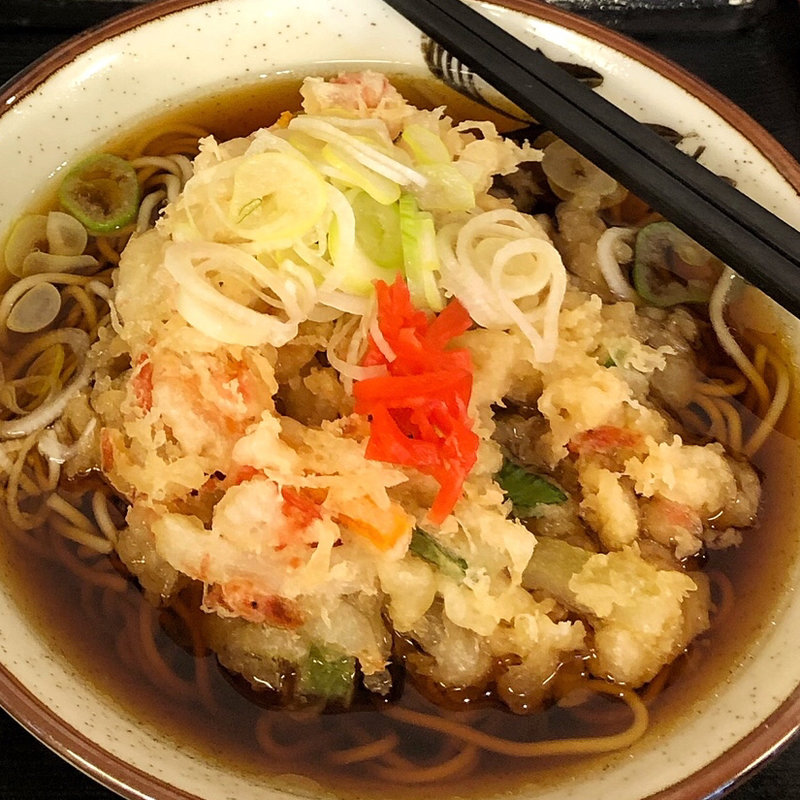 かき揚げそばに小ライス(そばよし 神谷町店 )