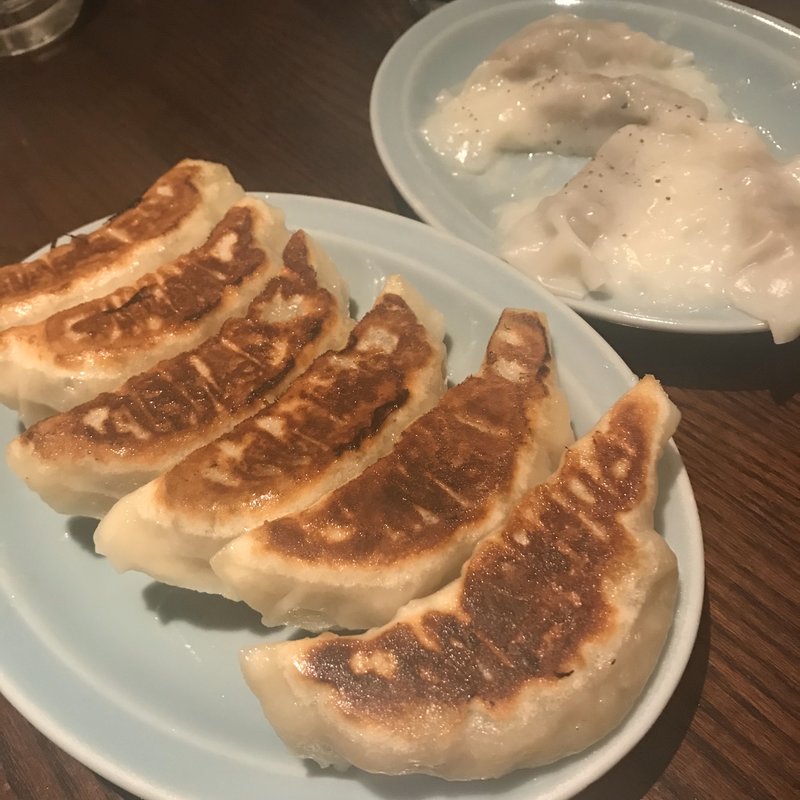 ぷっくり餃子(四個)(ちょもらんま酒場 恵比寿東口店)