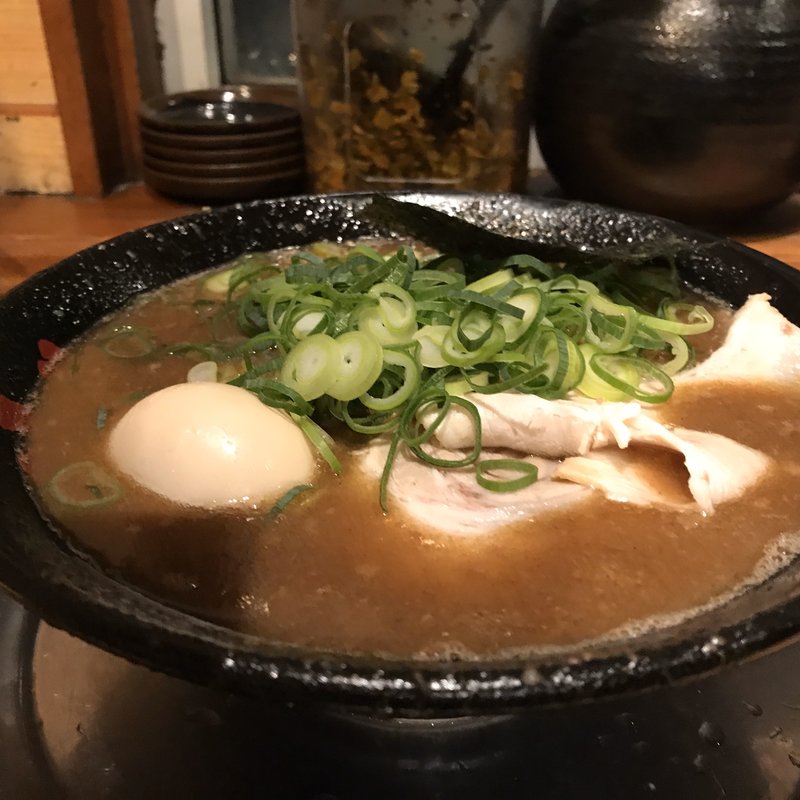 濃厚魚介とんこつらーめん（全部いり）(豚の骨（奈良がむしゃら） （【旧店名】屋台ラーメン がむしゃら）)