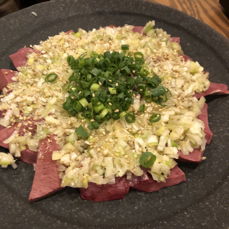 ハツ刺し(炭火焼肉ホルモンみなみ　はなれ)