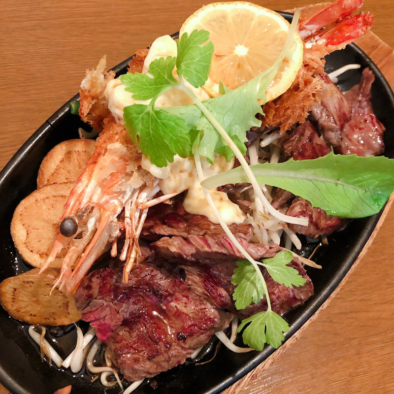 牛ステーキ&海老フライ(小さな厨房 朝霧店)