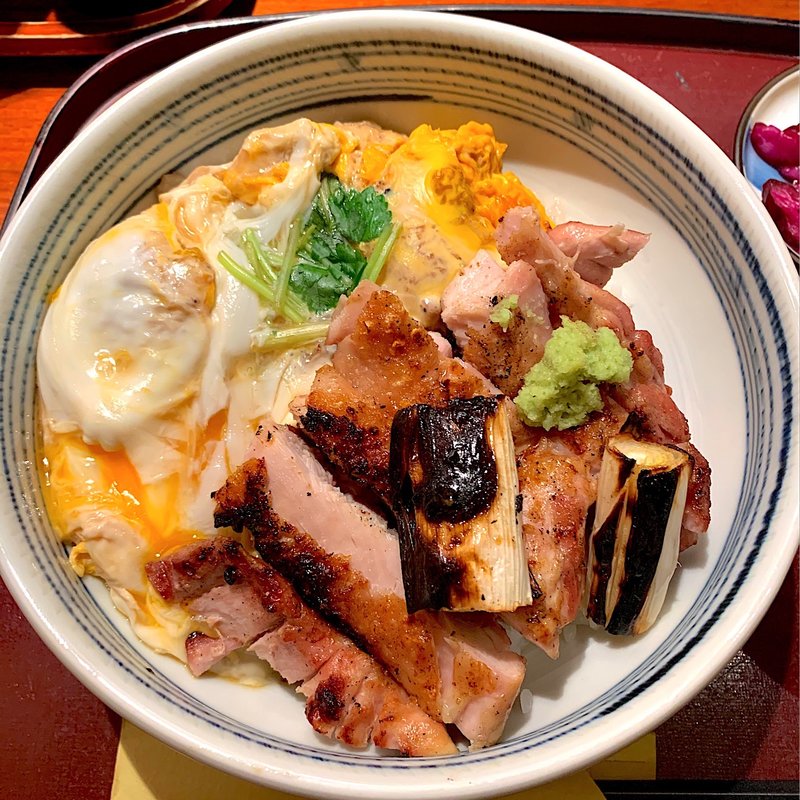 親子・きじ焼き二種丼(繁乃井 東京駅黒塀横丁店 （しげのい）)