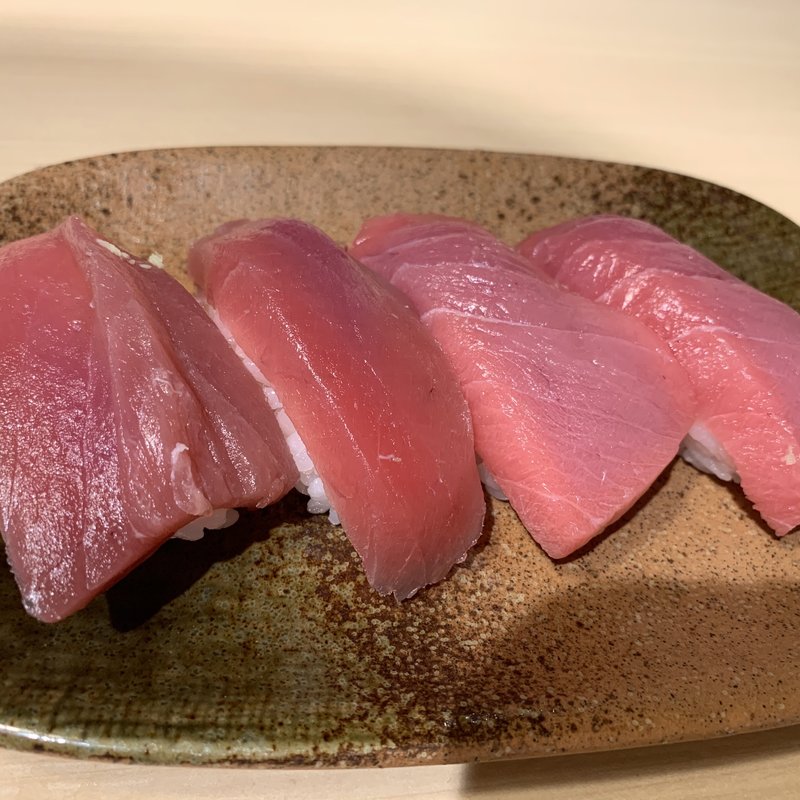 マグロの握り(寿司センター)