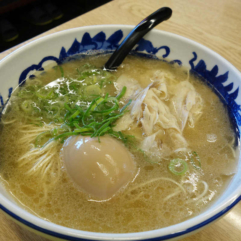 糸島トンコツラーメン(元祖糸島ラーメン 銅鑼(どら) 福重店)