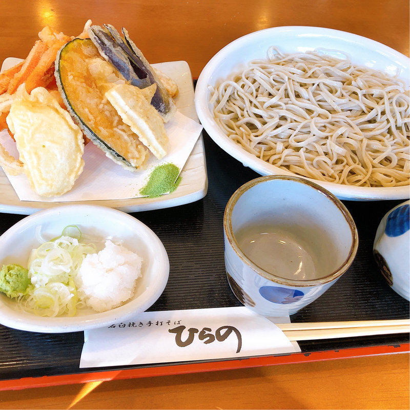 野菜盛り天ぷらそば(ひらの)