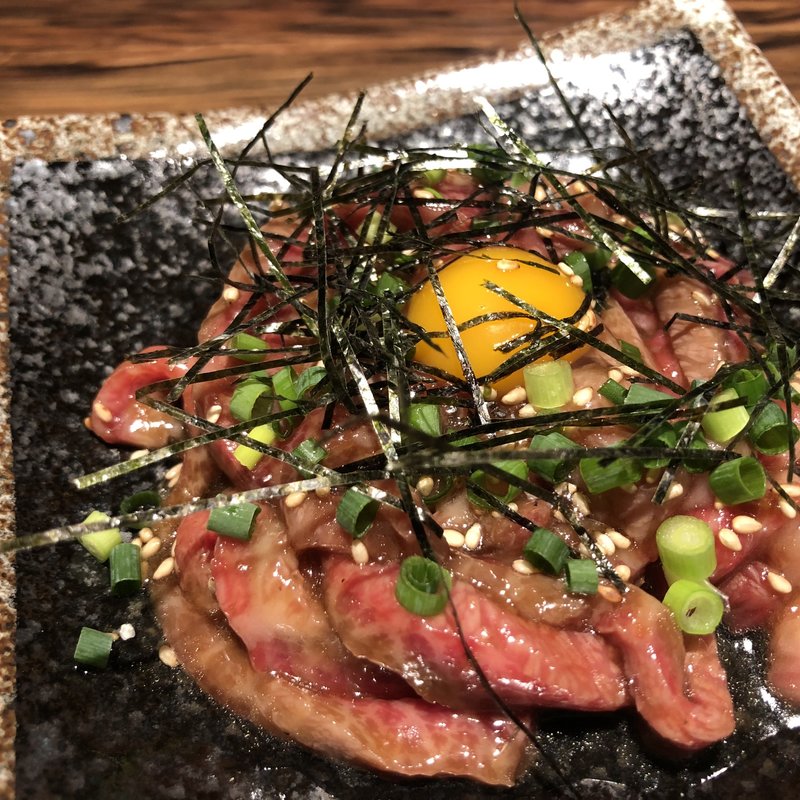 炙り近江牛のユッケ風(近江牛焼肉 ひゃくいちや 辻堂)