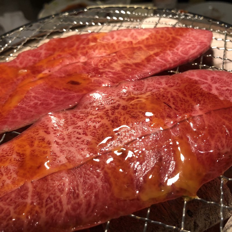 焼きスキ（ミスジ）1枚(ホルモン焼肉 西麻布 8 hachi 本店)