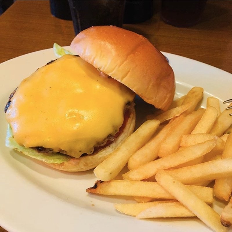 チーズバーガー(AMERICAN HOUSE クイーンズスクエア店)