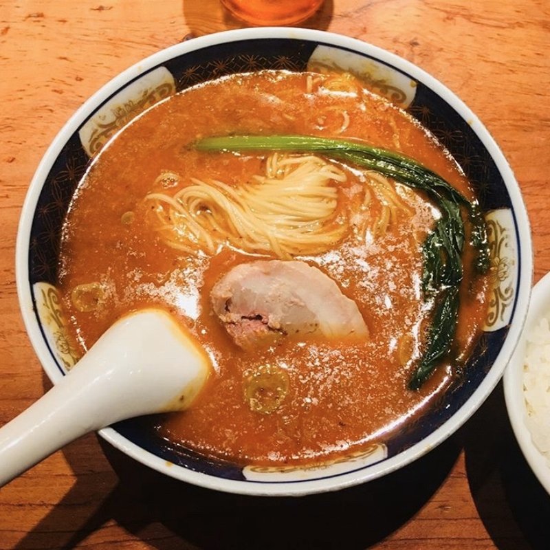 担々麺(はしご 本店)