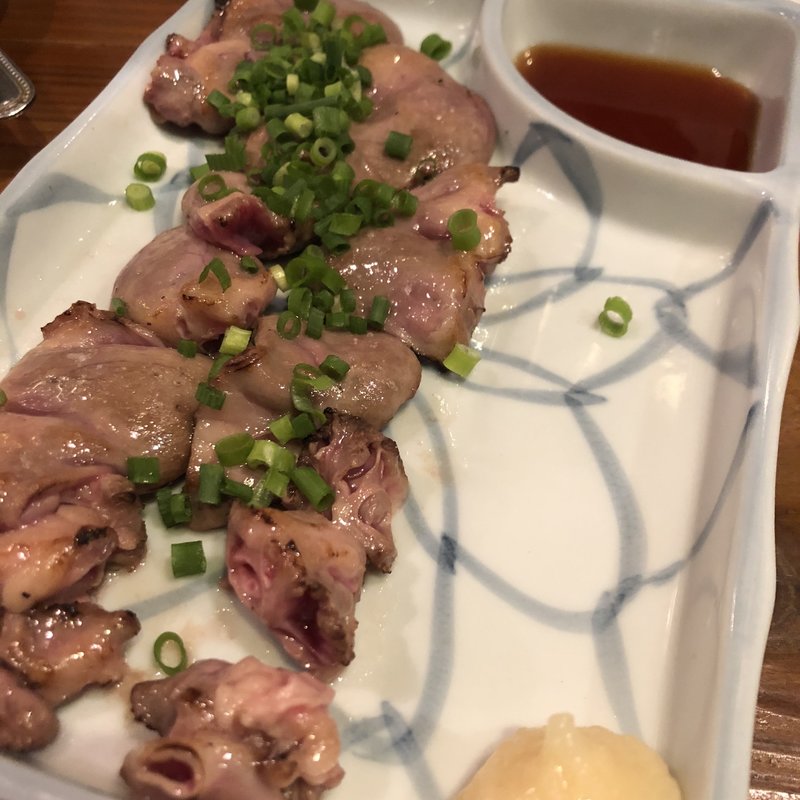 ハツ刺し(炭火焼鳥 麻布 ウグイス)