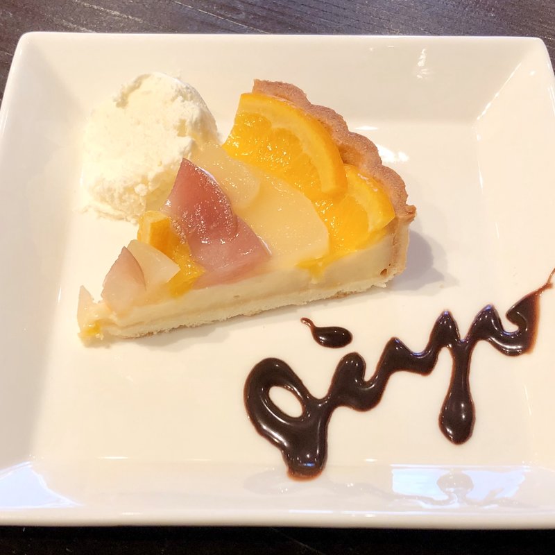 季節の果物カスタードタルト(時悠　)