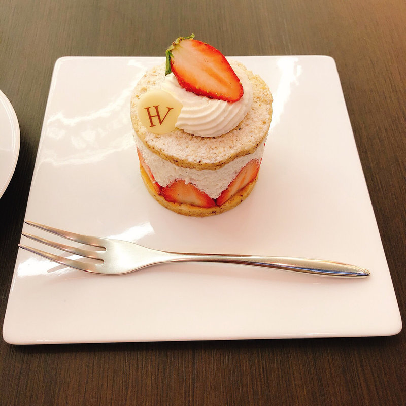 ケーキセット(ショートケーク フレーズ)(ユーゴ＆ヴィクトール表参道ヒルズ)