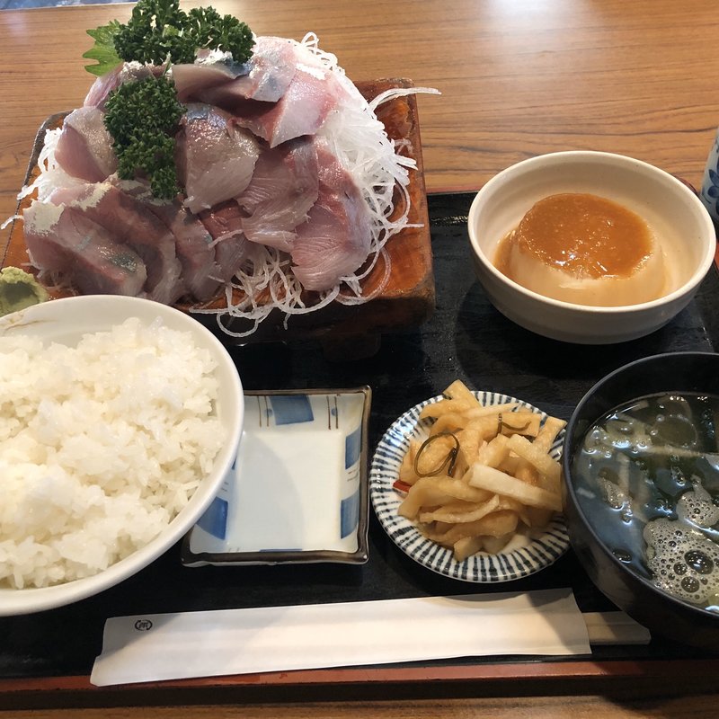 寒ブリ刺身定食(とりいづか)