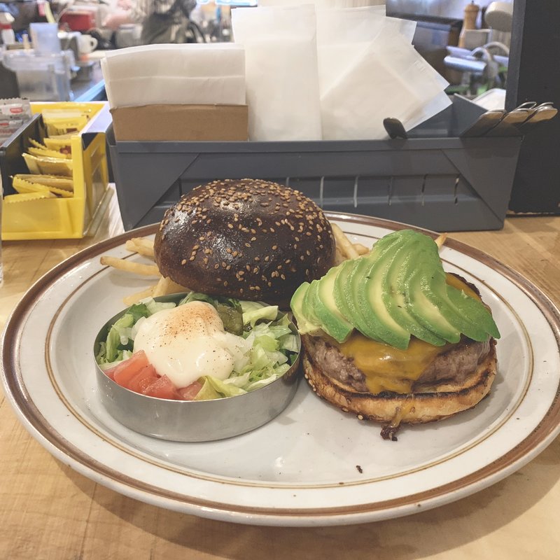 アボカドチーズバーガー(THe BURGER SHOP)