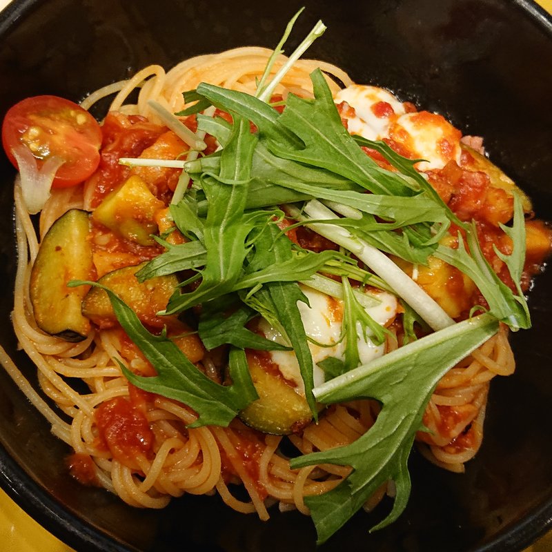 賀茂なすとアボカドとモッツァレラチーズのトマトソース(先斗入ル ラゾーナ川崎店)