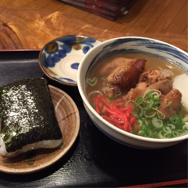 おにぎりセット（てびちそば+ポークたまごおにぎり）(いちゃりば)