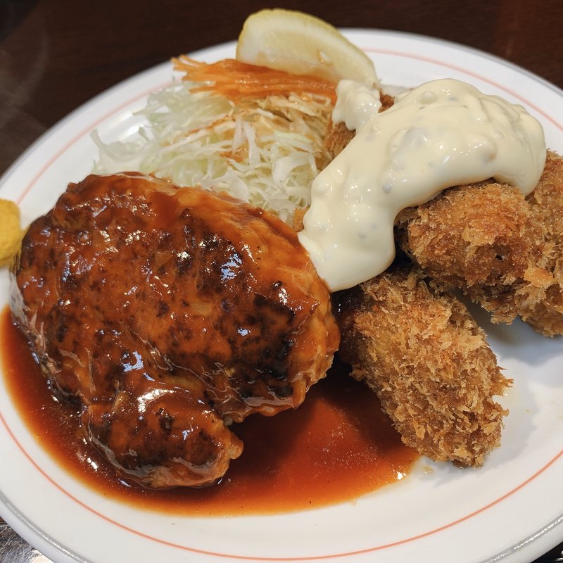 ハンバーグ、カキフライ(ハンバーグの店ベア )