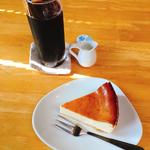 ベイクドチーズケーキ(CAFE&BAR ELK)