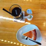 ベイクドチーズケーキ(CAFE&BAR ELK)