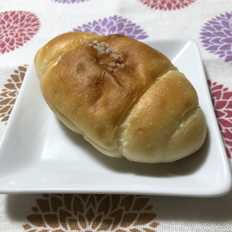 塩パン(タニロクベーカリー パネーナ［谷町・上本町］)