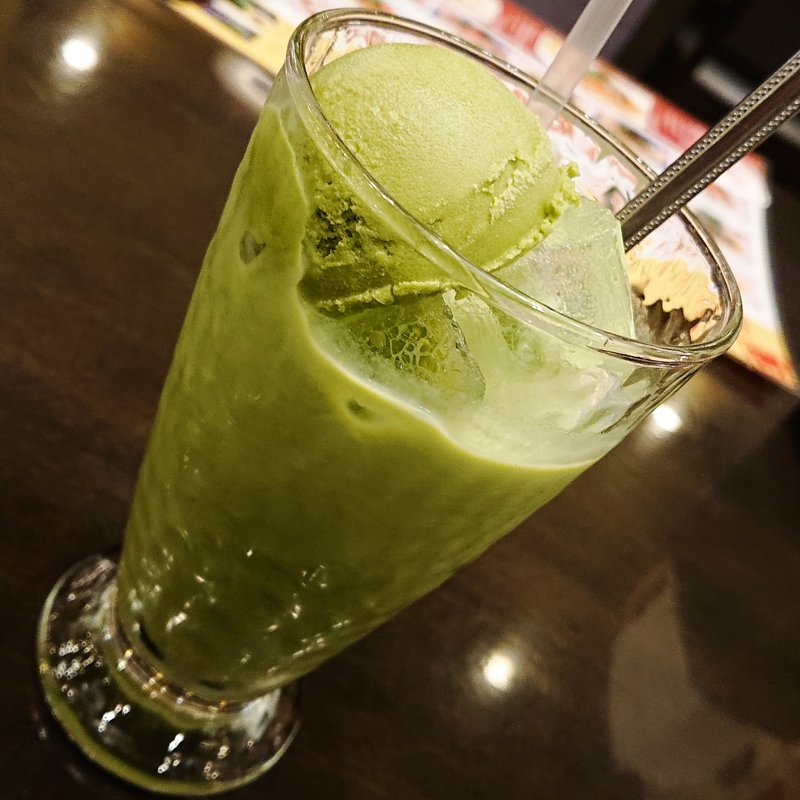 宇治上辻園の冷たい抹茶ラテフロート(先斗入ル ラゾーナ川崎店)