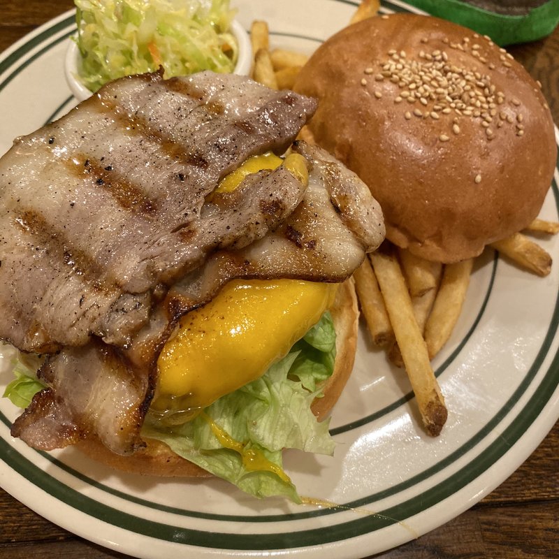 自家製ベーコンチーズバーガー(CHARBRO)