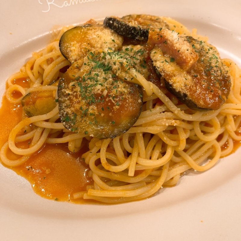 厚切りベーコンとトロトロなすのトマトソース(Kamakurapasta Fresca ルミネエスト店)