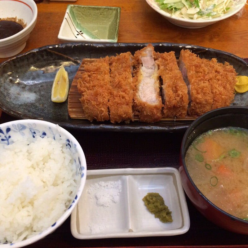 厚切りトロ あじ豚ロースかつ定食(山かつ 空港店 （やまかつ）)