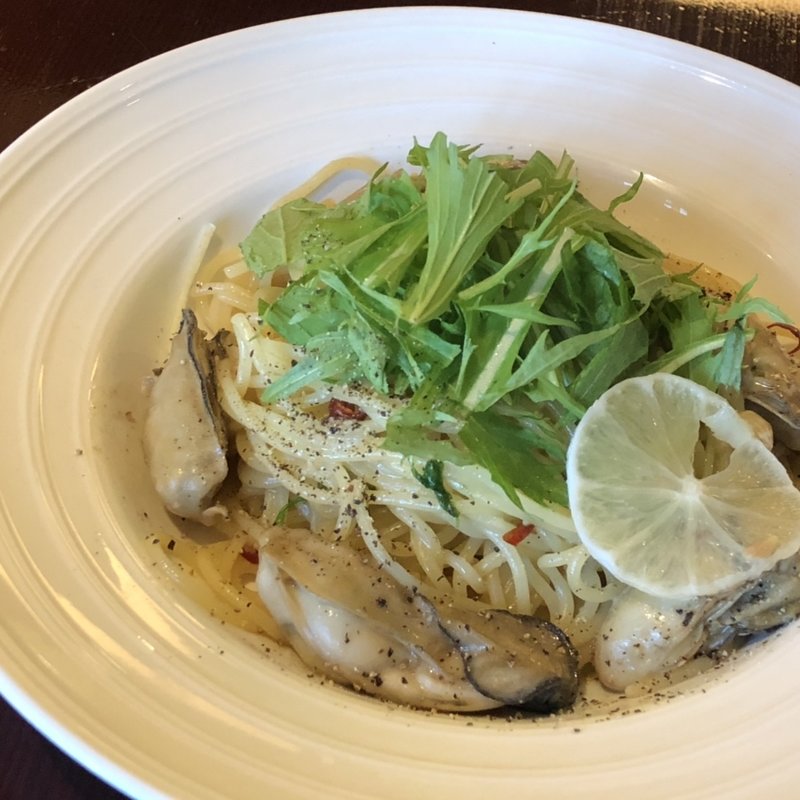 燻製胡椒の効いた牡蠣のペペロンチーノ(カフェドラパン)