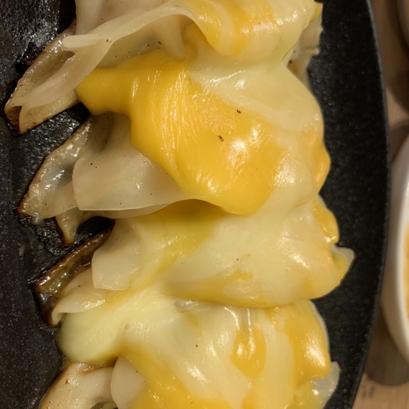 極みチーズ餃子(餃子製造販売店 新宿小滝橋通りいち五郎)