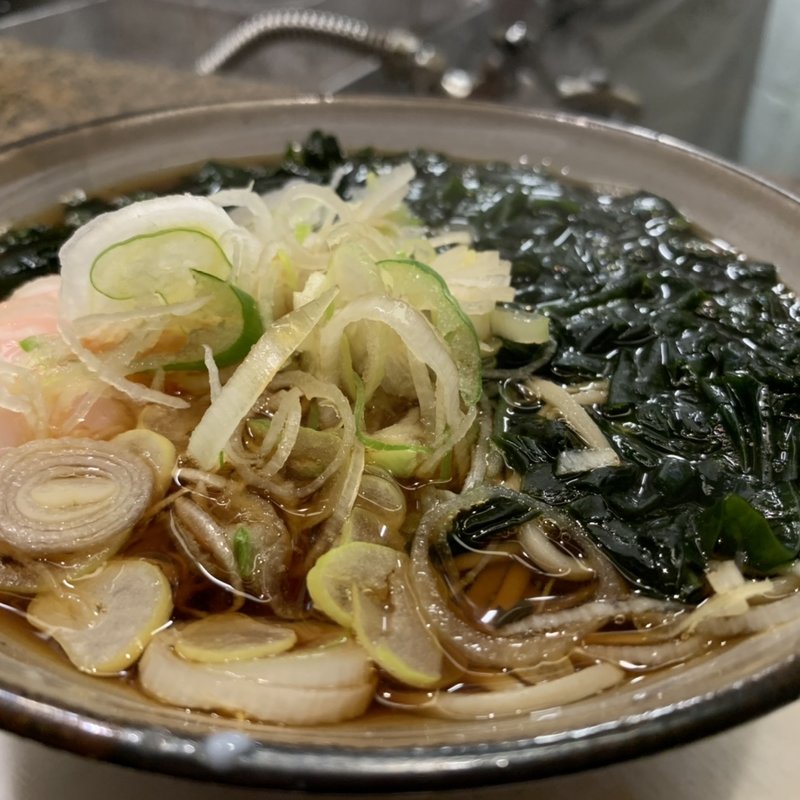 わかめ玉子そば(かめや 新宿店 )