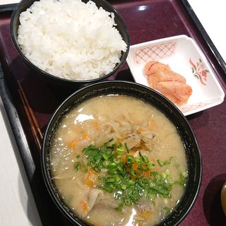 豚汁定食(やまや食堂　ラゾーナ川崎店)